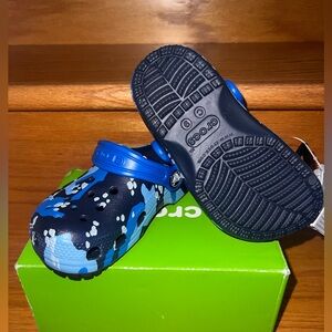 Brand New Never Worn Blue Fatigue Crocs Sz 9 perfect for your little explorer